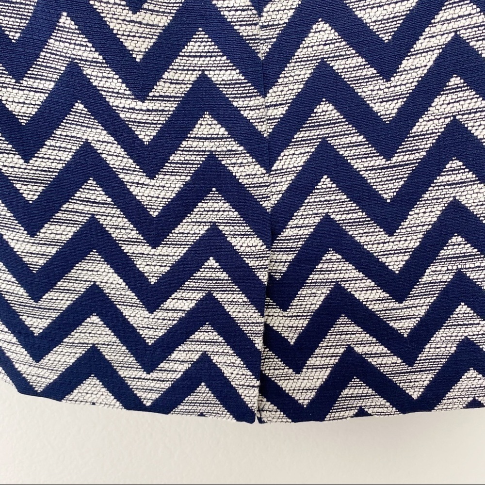 The Limited Patterned Pencil Skirt Size 0 - Picture 4 of 5